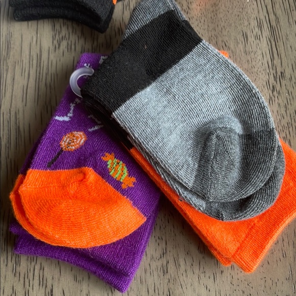 Kid’s Halloween Themed Socks Set - Four 2 Packs - Picture 5 of 11